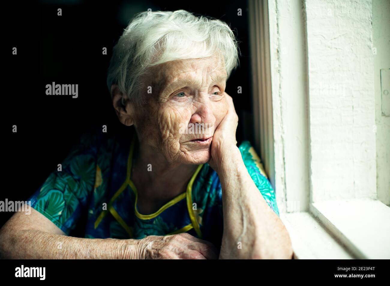 Grumpy old women hi-res stock photography and images - Alamy