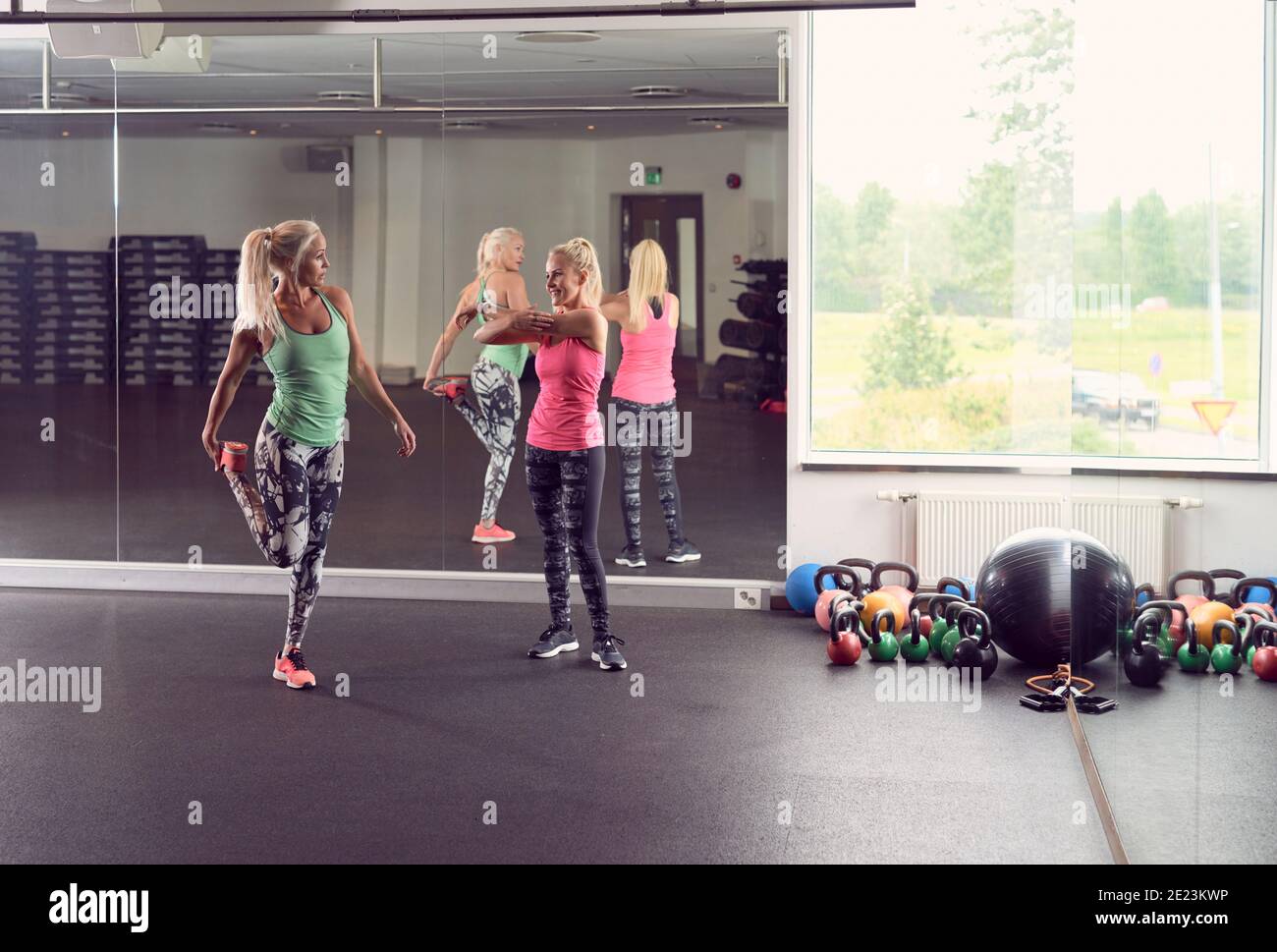 Women stretching before workout hi-res stock photography and images - Alamy