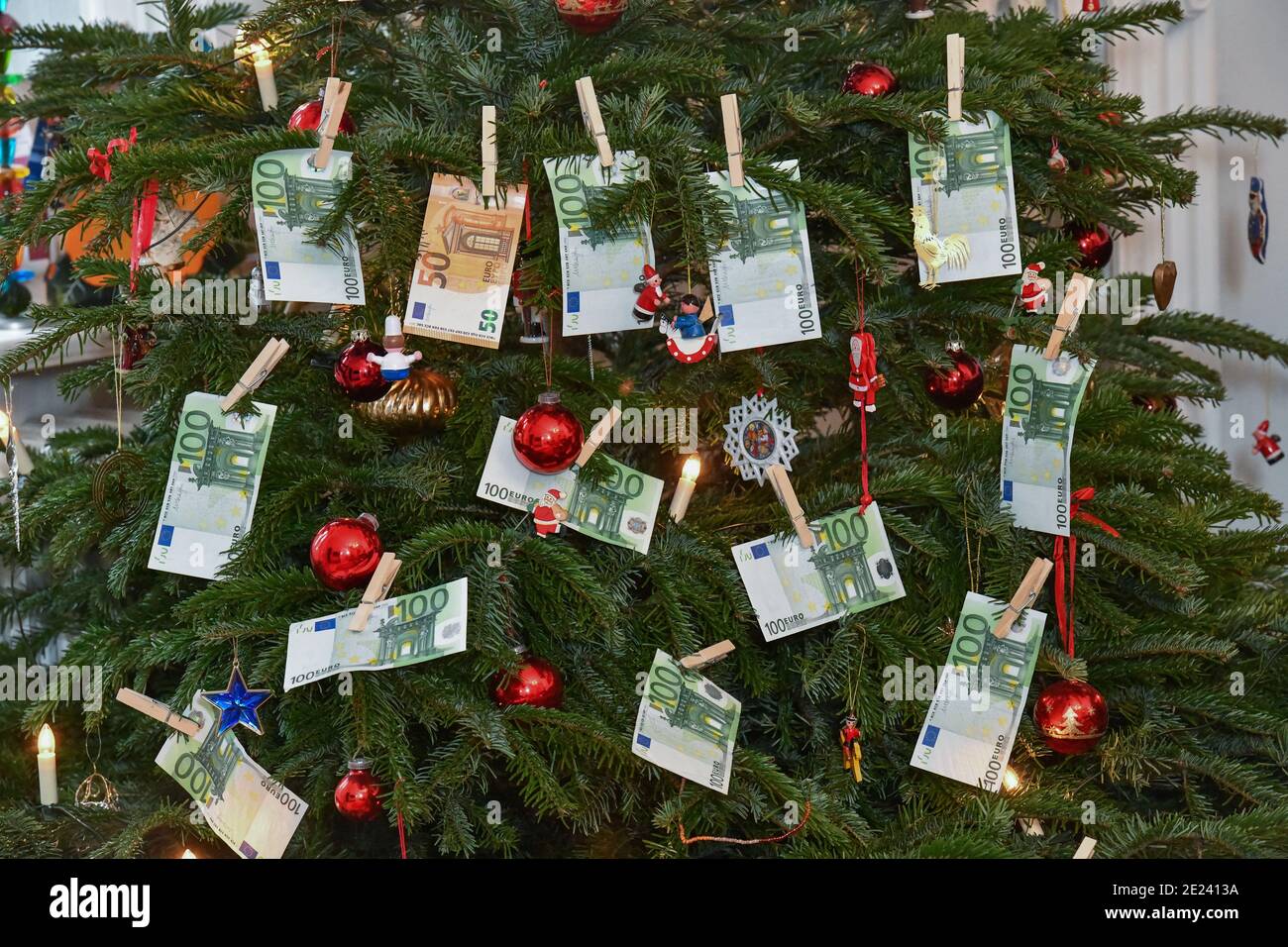 Symbolfoto, Geldgeschenk, Weihnachten Stock Photo