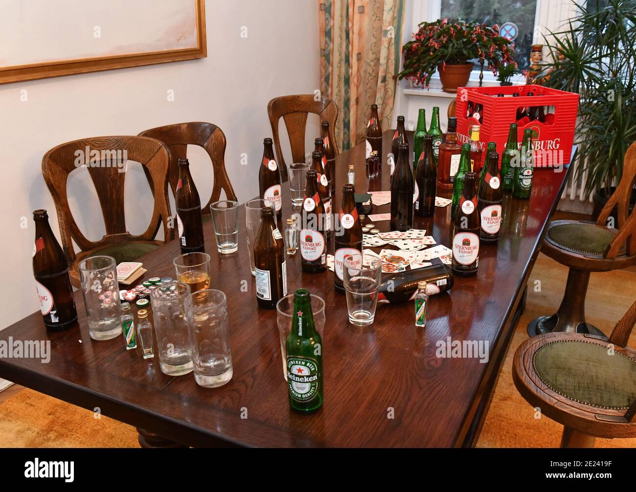 Tisch, nach der Party, Flaschen Stock Photo