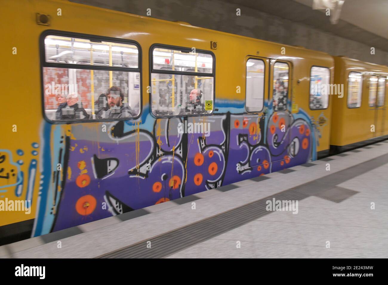 U-Bahn, Graffiti, Berlin, Deutschland Stock Photo