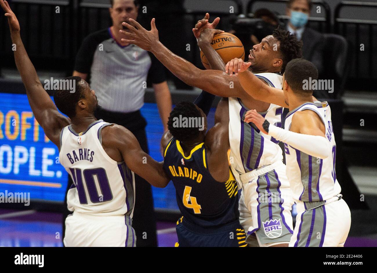Indiana Pacers guard Victor Oladipo (4) plays against the