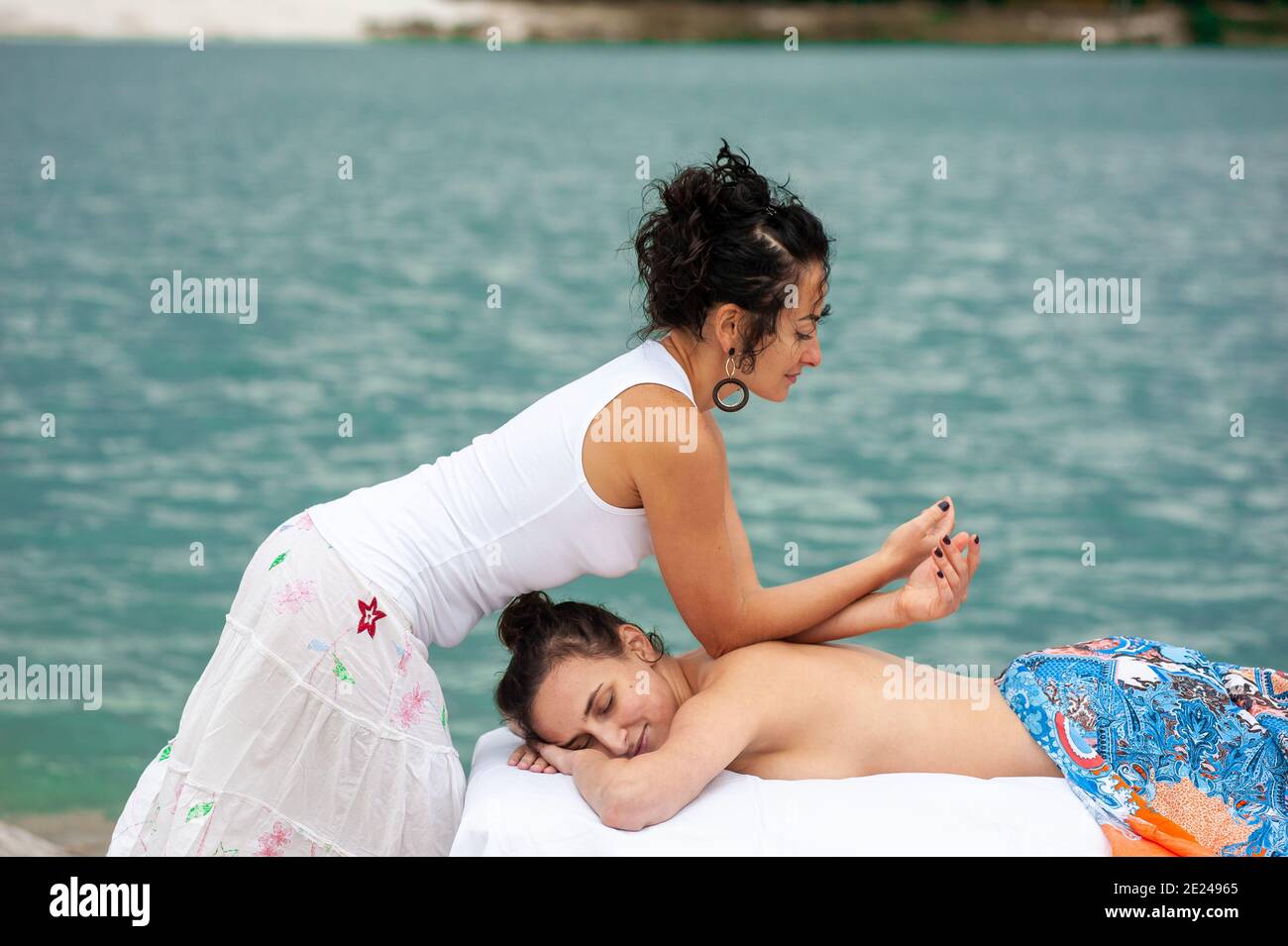 Lomi Lomi Massage Hawaiian Experience Stock Photo Alamy