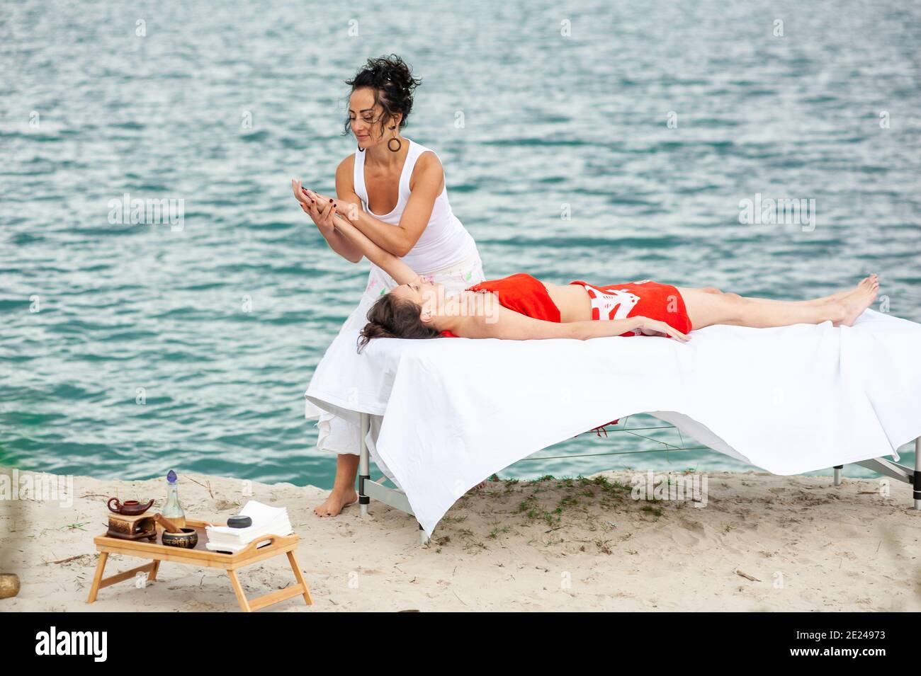 Lomi Lomi Massage Hawaiian Experience Stock Photo Alamy