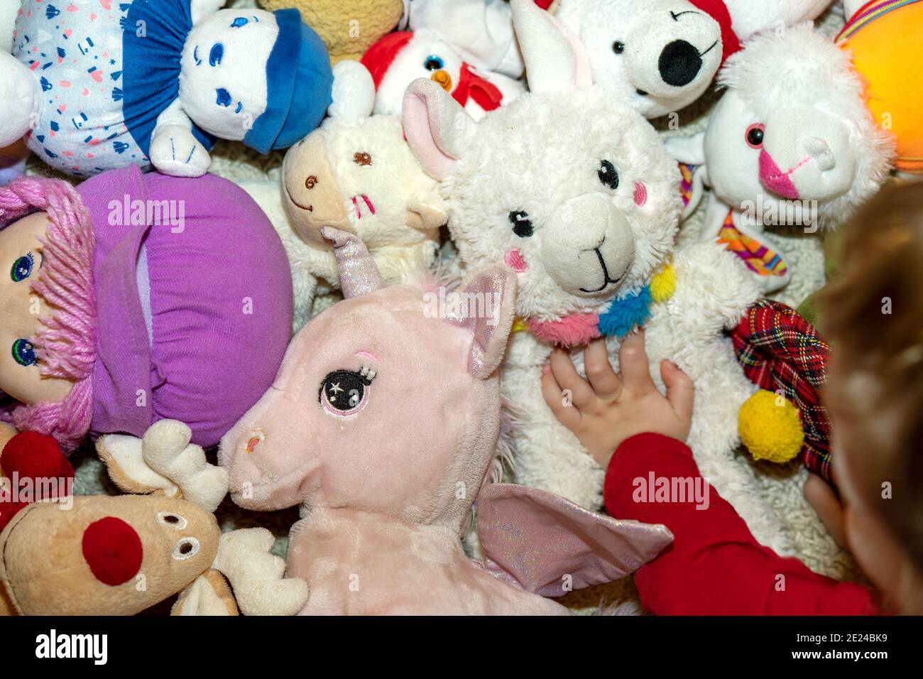 Kids playing cartoon hires stock photography and images Alamy