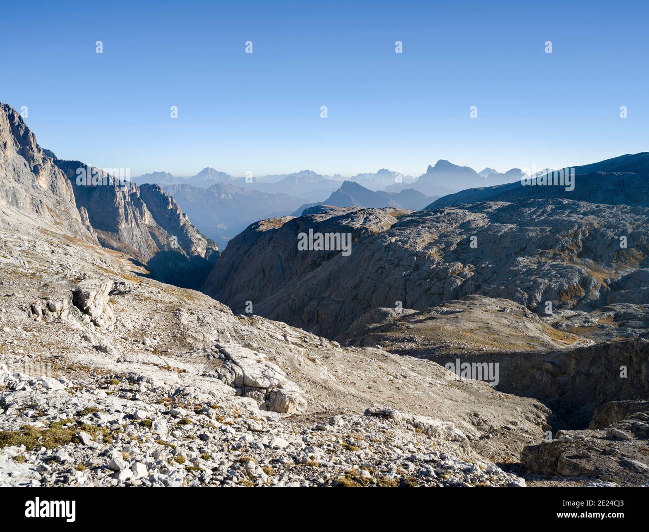 View towards north to Civetta and Val delle Comelle.  The alpine plateau Altipiano delle Pale di San Martino in the Pala group in the dolomites of the Stock Photo