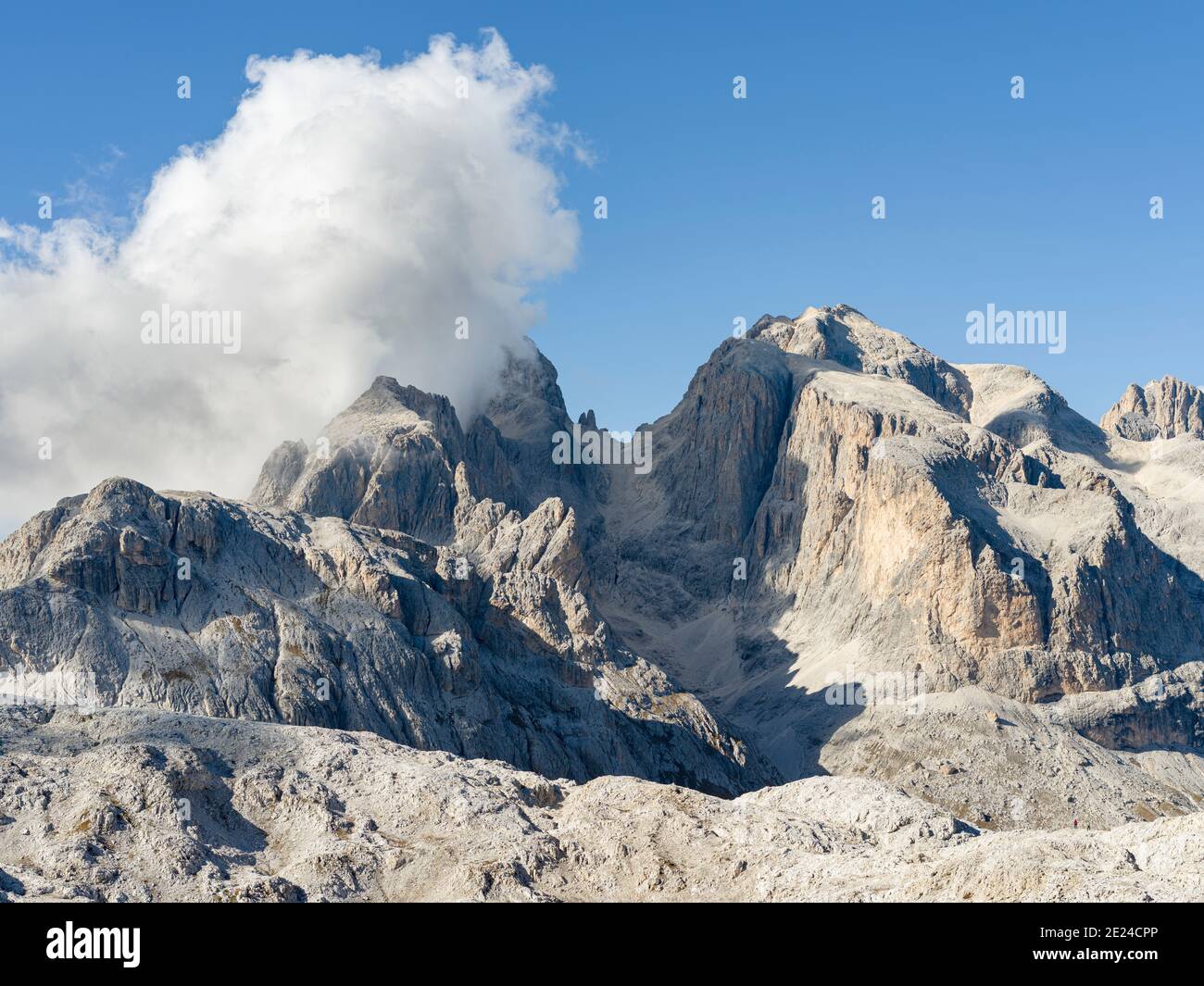 View towards Cimon della Pala, Cima della Vezzana and Focobon.   The alpine plateau Altipiano delle Pale di San Martino in the Pala group in the dolom Stock Photo