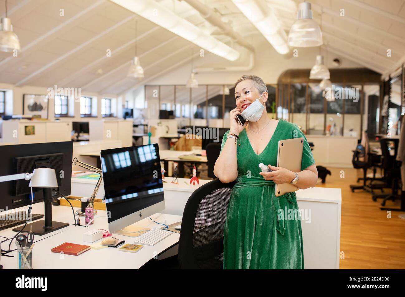 Woman in dress talking hi-res stock photography and images - Alamy