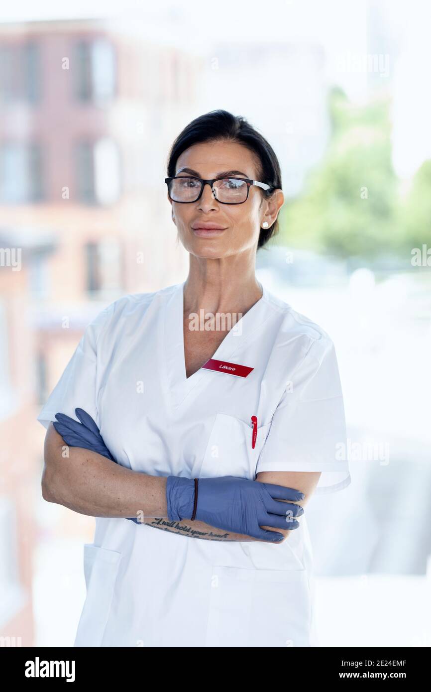 Portrait medical doctor working hi-res stock photography and images - Alamy