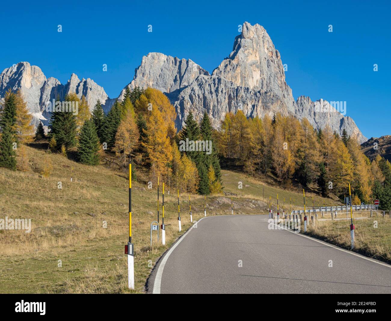 Cimon della Pala seen from  Passo Rolle.  Pala mountain range (Pale di San Martino) in the dolomites of Trentino. Pala is part of the UNESCO world her Stock Photo