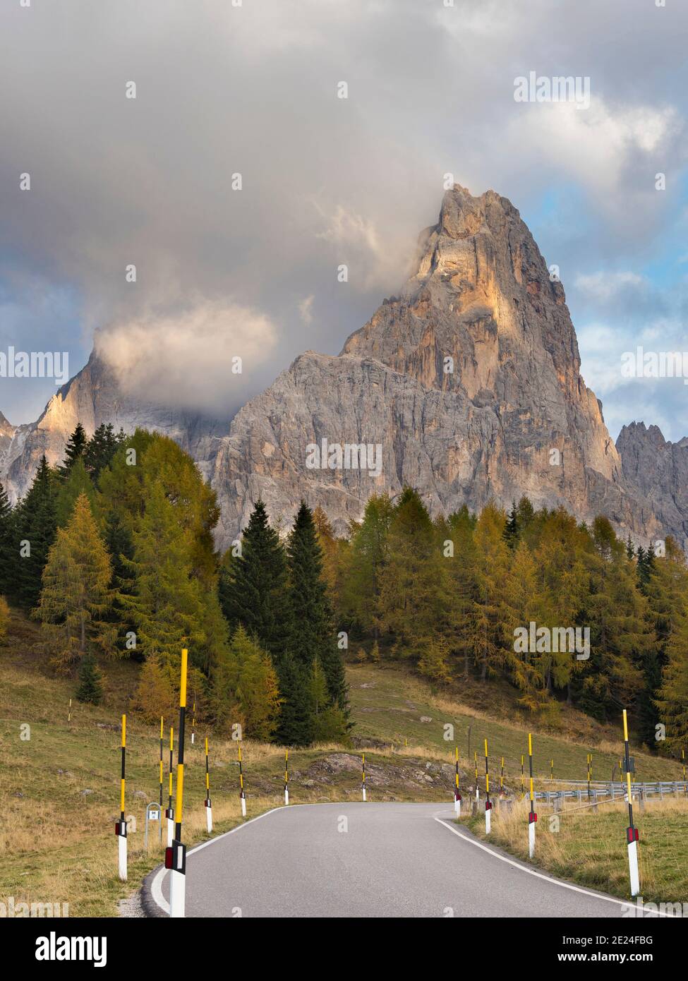 Cimon della Pala seen from  Passo Rolle.  Pala mountain range (Pale di San Martino) in the dolomites of Trentino. Pala is part of the UNESCO world her Stock Photo