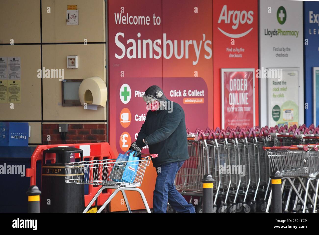 Sainsburys face mask hi res stock photography and images Alamy