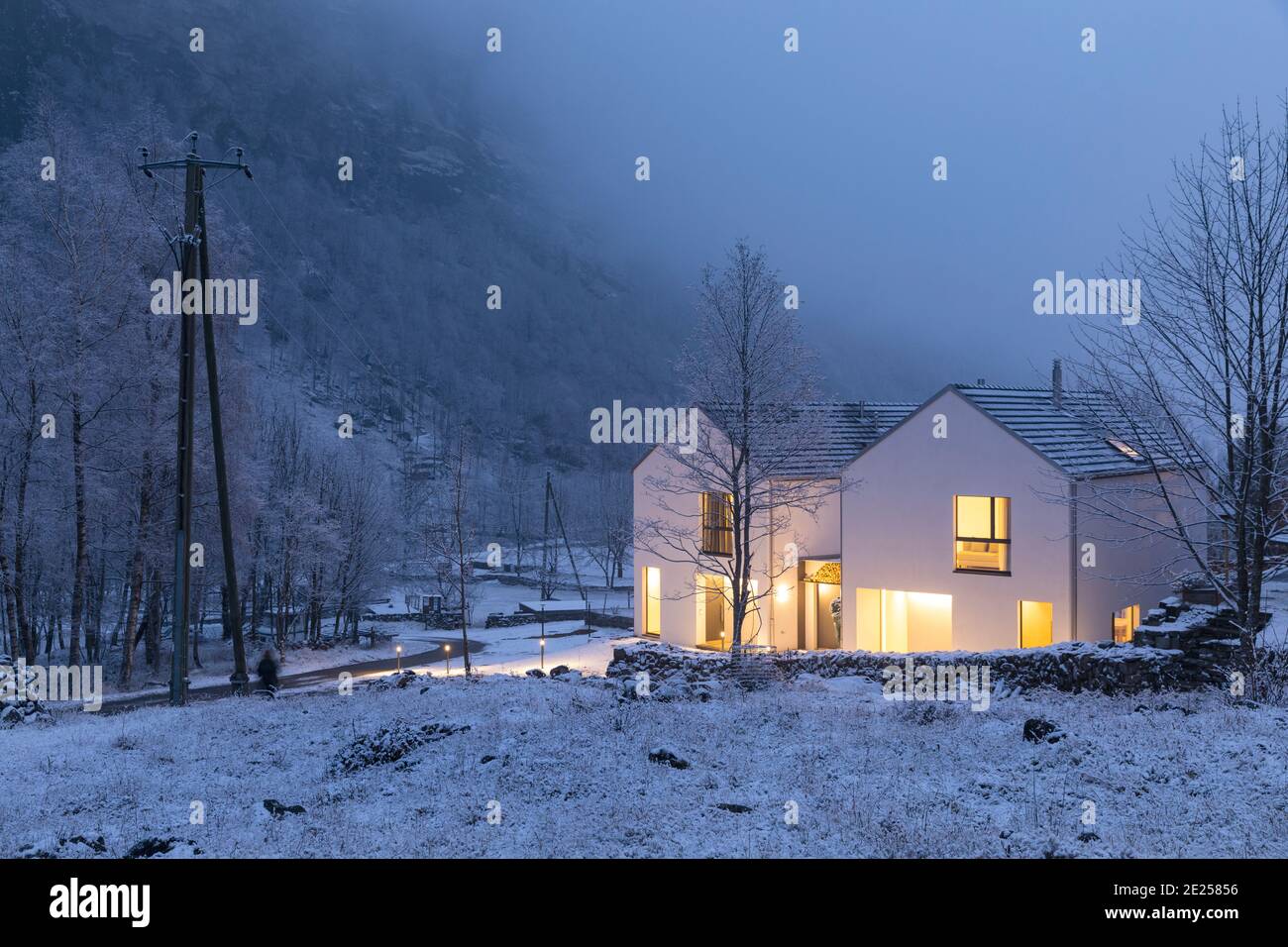 Switzerland house christmas hi-res stock photography and images - Alamy