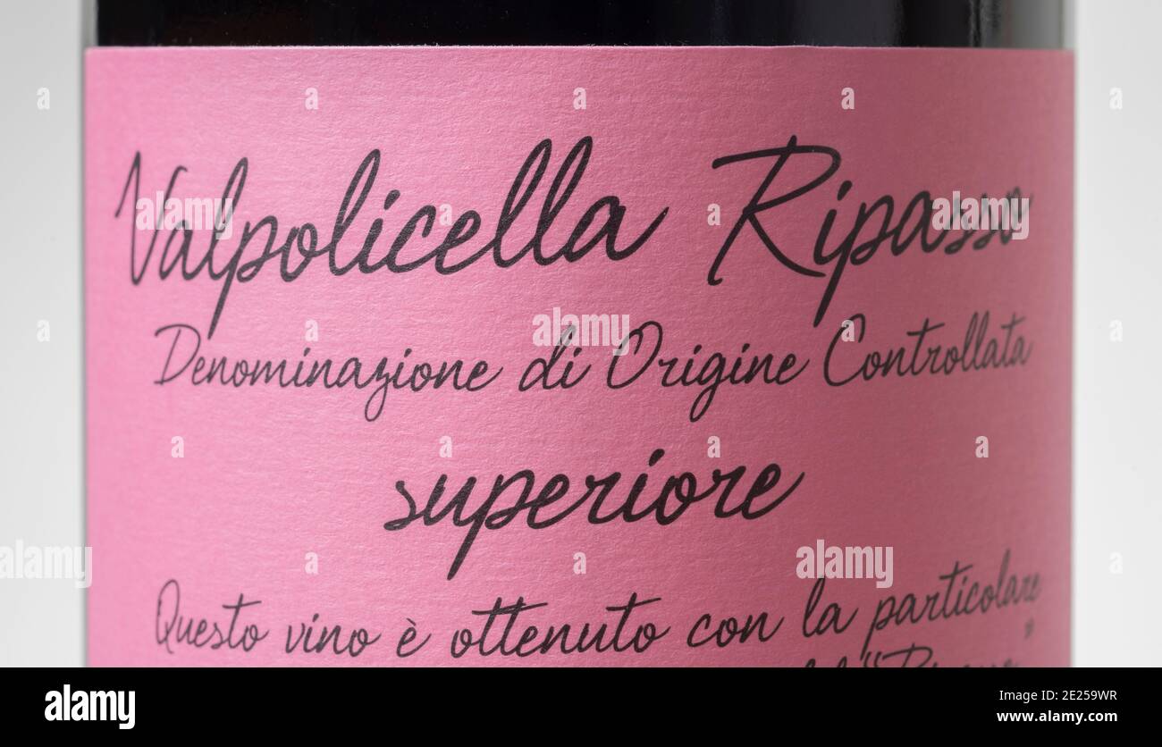 Valpolicella Ripasso 2018 Villa Borghetti Italian red wine bottle label Stock Photo