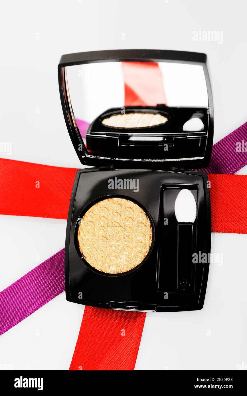 Exclusive Creation – Limited edition.  Longwear powder eyeshadow Chanel. Antique gold Stock Photo