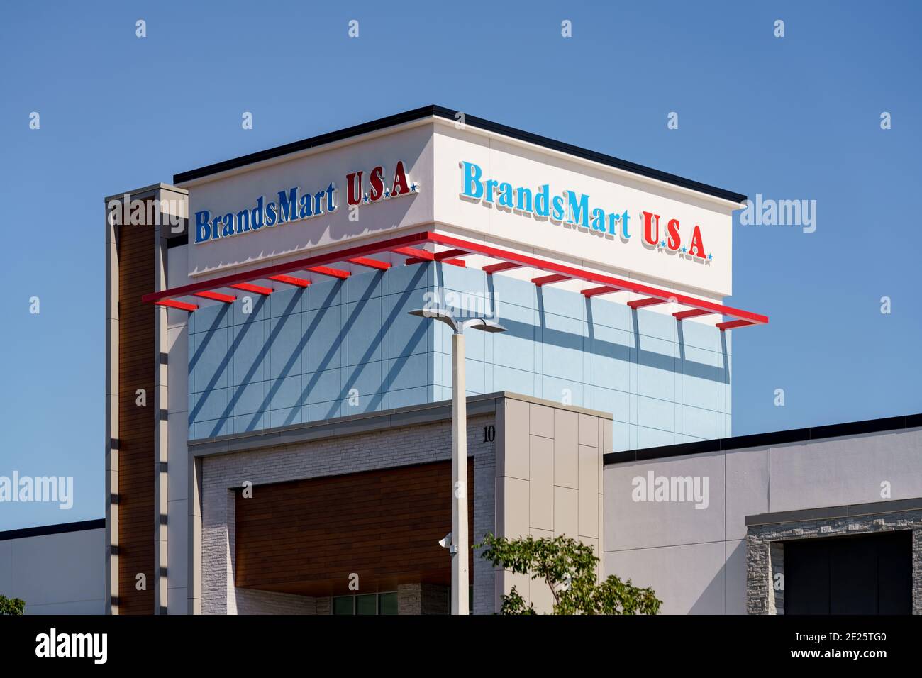 Brandsmart usa hires stock photography and images Alamy