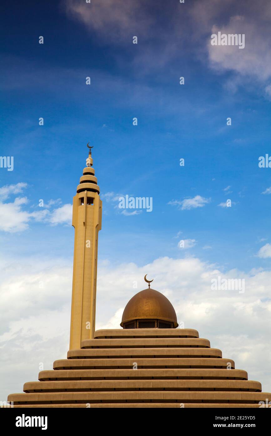 Kuwait, Kuwait City, Salmiya, Pyramid Mosque Stock Photo Alamy