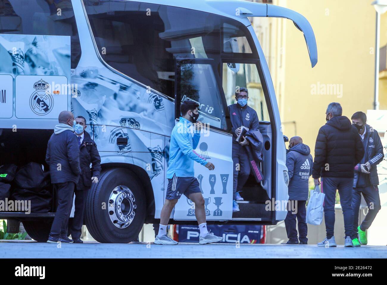 12 de enero del 2021 (Malaga) El equipo de futbol del Real Madrid llega a el Gran hotel Miramar  que es su hotel de concentracion durante 3 dias ante de la semifinal de la Supercopa que se jugara en la Rosaleda de Malaga ante el Athletic de Bilbao January 12, 2021 (Malaga) The Real Madrid soccer team arrives at the Gran Hotel Miramar, which is its concentration hotel for 3 days before the semifinal of the Super Cup that will be played at the Rosaleda de Malaga against Athletic Bilbao  Lorenzo Carnero / Cordon Press  Cordon Press Stock Photo