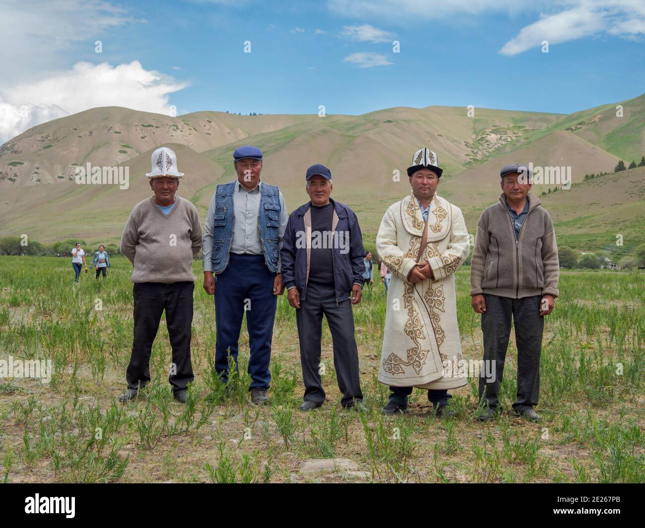 Spectators.  Folk Festival commemorating the origin myth the Tien Shan Maral (Tian Shan wapiti), an origin myth of the Kyrgyz tribes. Near Tasch Basch Stock Photo