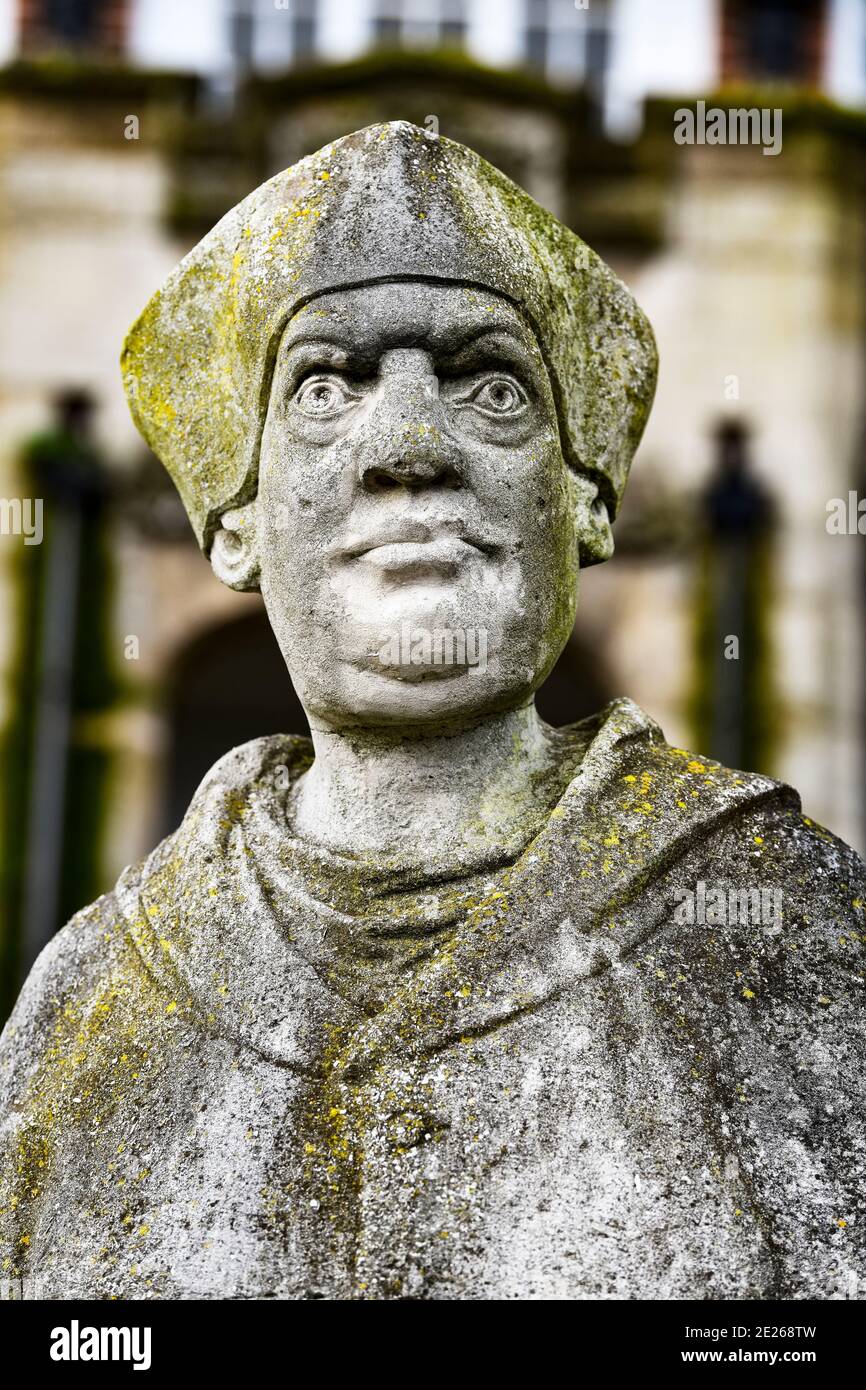 Cardinal Wolsey statue in Abbey Park, Leicester. Stock Photo