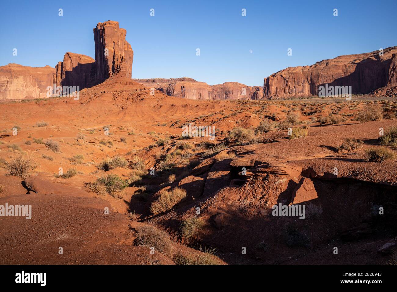 The Elephant Butte rock formation in Monument Valley Navajo Tribal Park which straddles the Arizona and Utah state line, USA Stock Photo