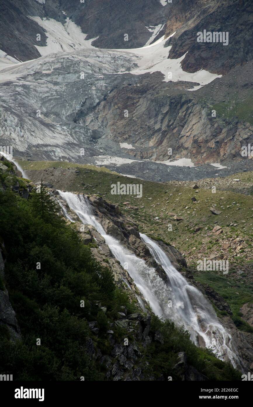 Die Wasserfälle der Laggina am Fuss des Walliser Weissmies Stock Photo