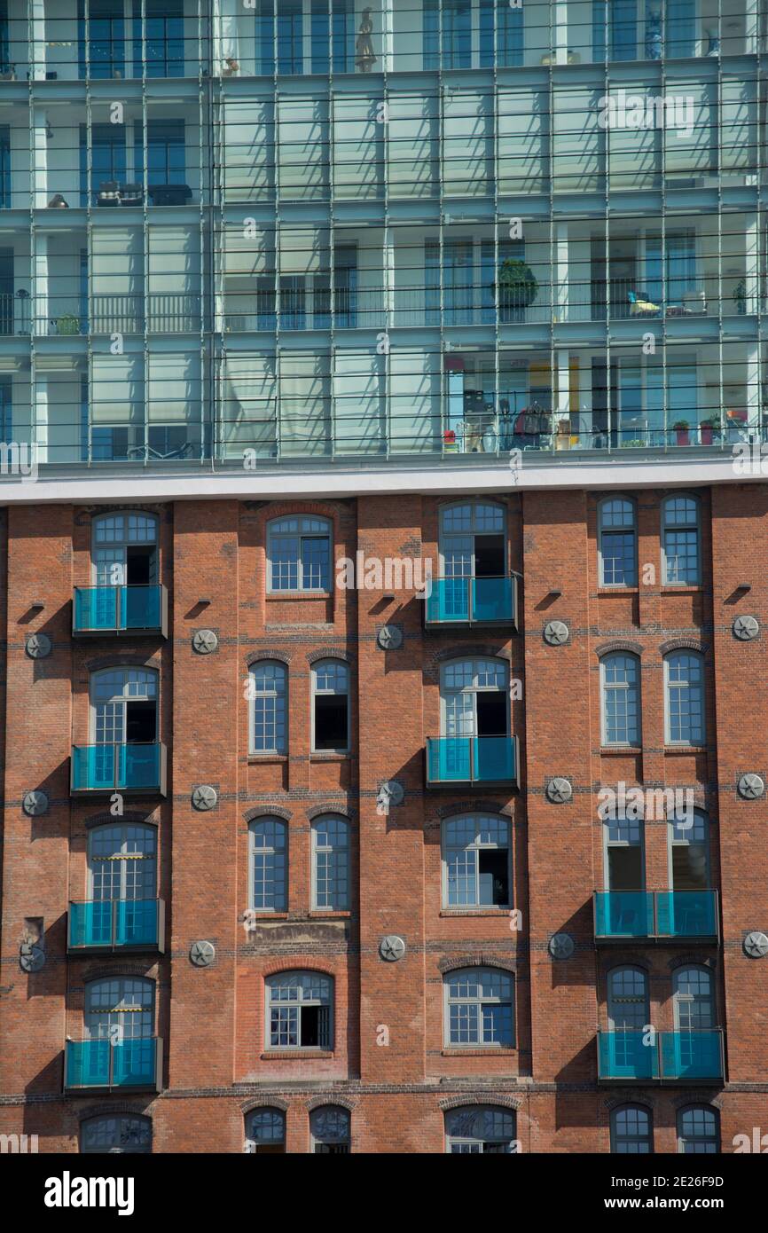 Moderne Wohngebäude in der historischen Speicherstadt in Hamburg Stock Photo