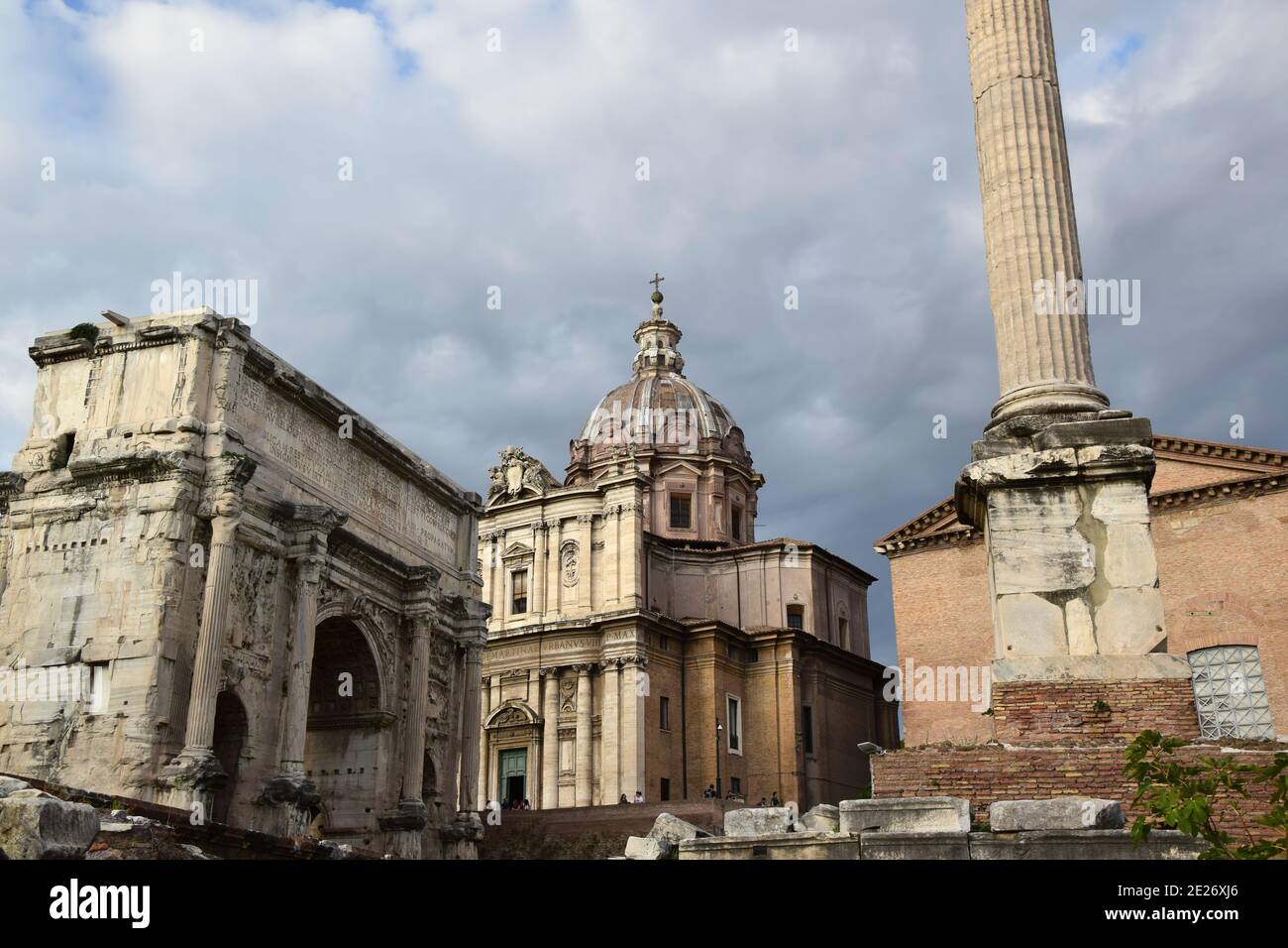 Arch of Septimius Severus, Chiesa di San Guiseppe dei Falegnami and ...