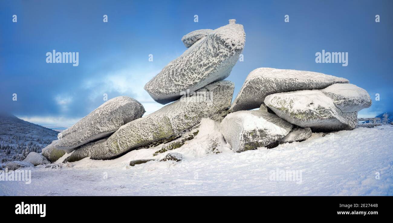 Twaroznik rock formation in snowy Karkonosze Mountains, Poland Stock Photo