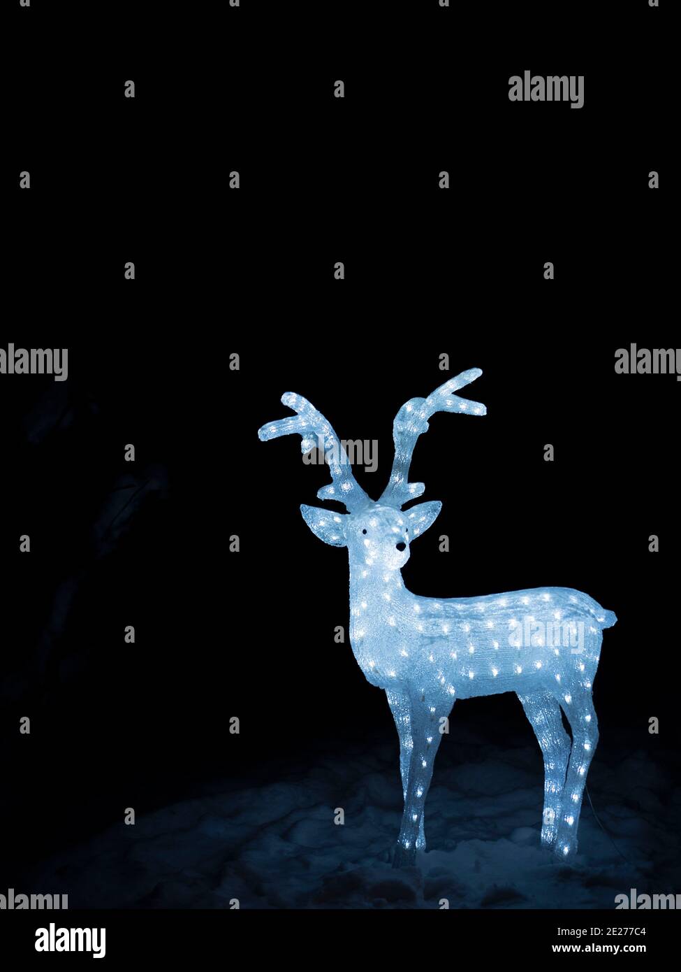 Deer from the wires. Christmas deer made of led light Stock Photo Alamy