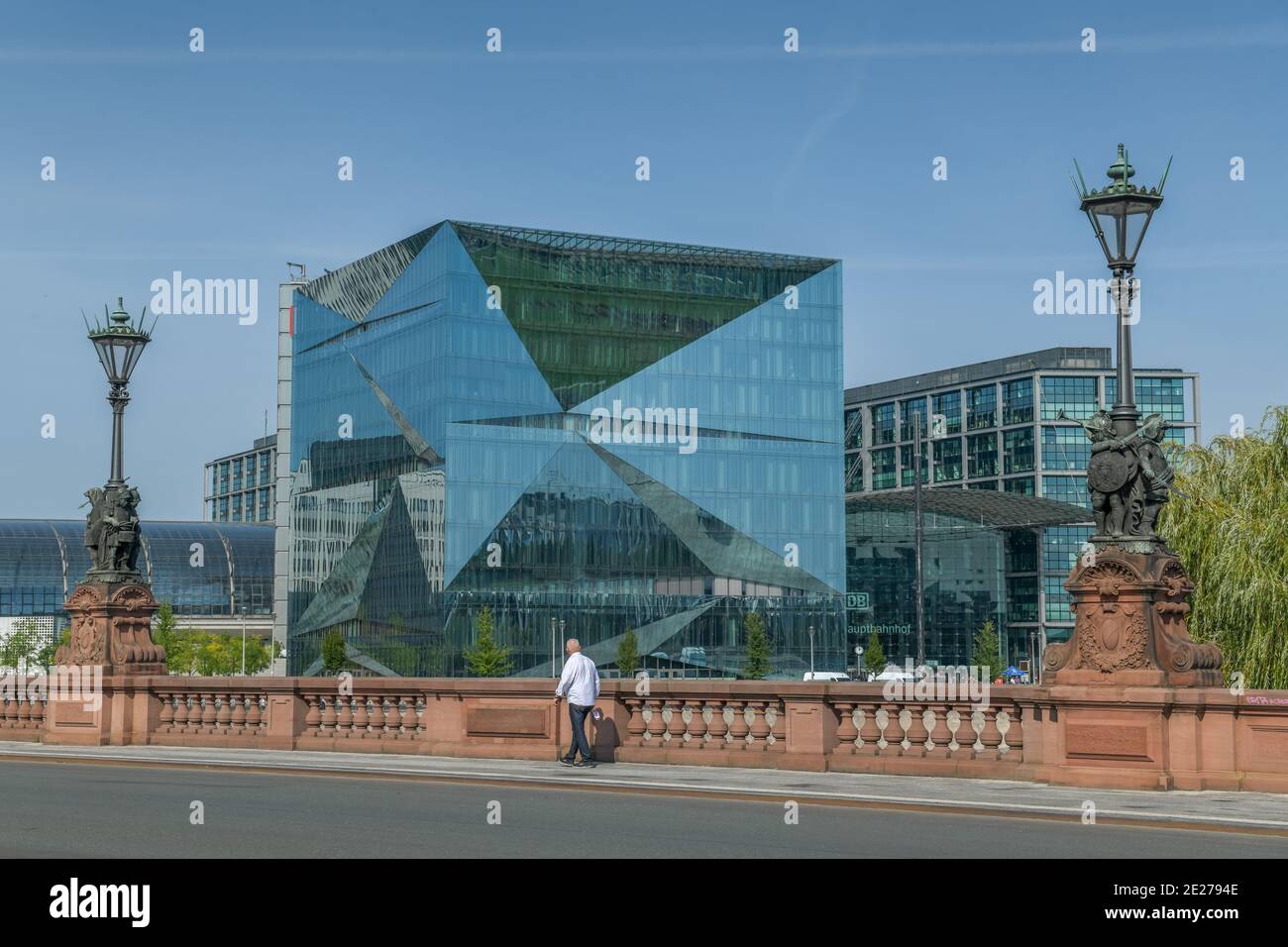 Bürohaus Cube, Washingtonplatz, Moabit, Mitte, Berlin, Deutschland Stock Photo