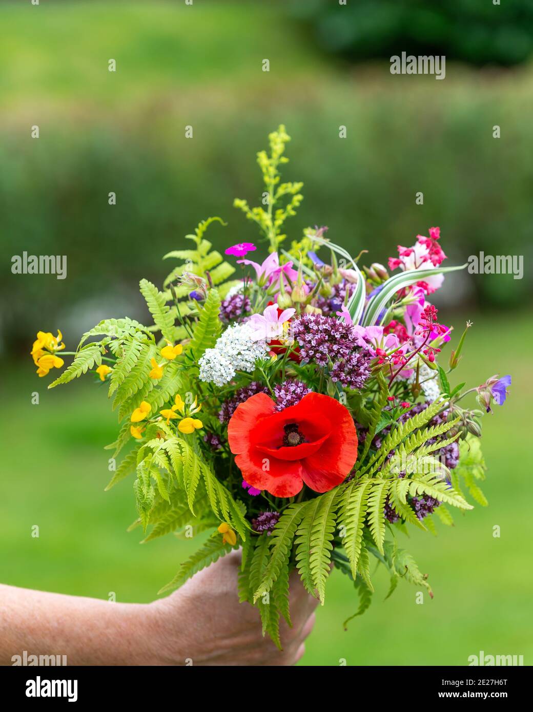 Vertical shot flower bouquet hi-res stock photography and images - Alamy