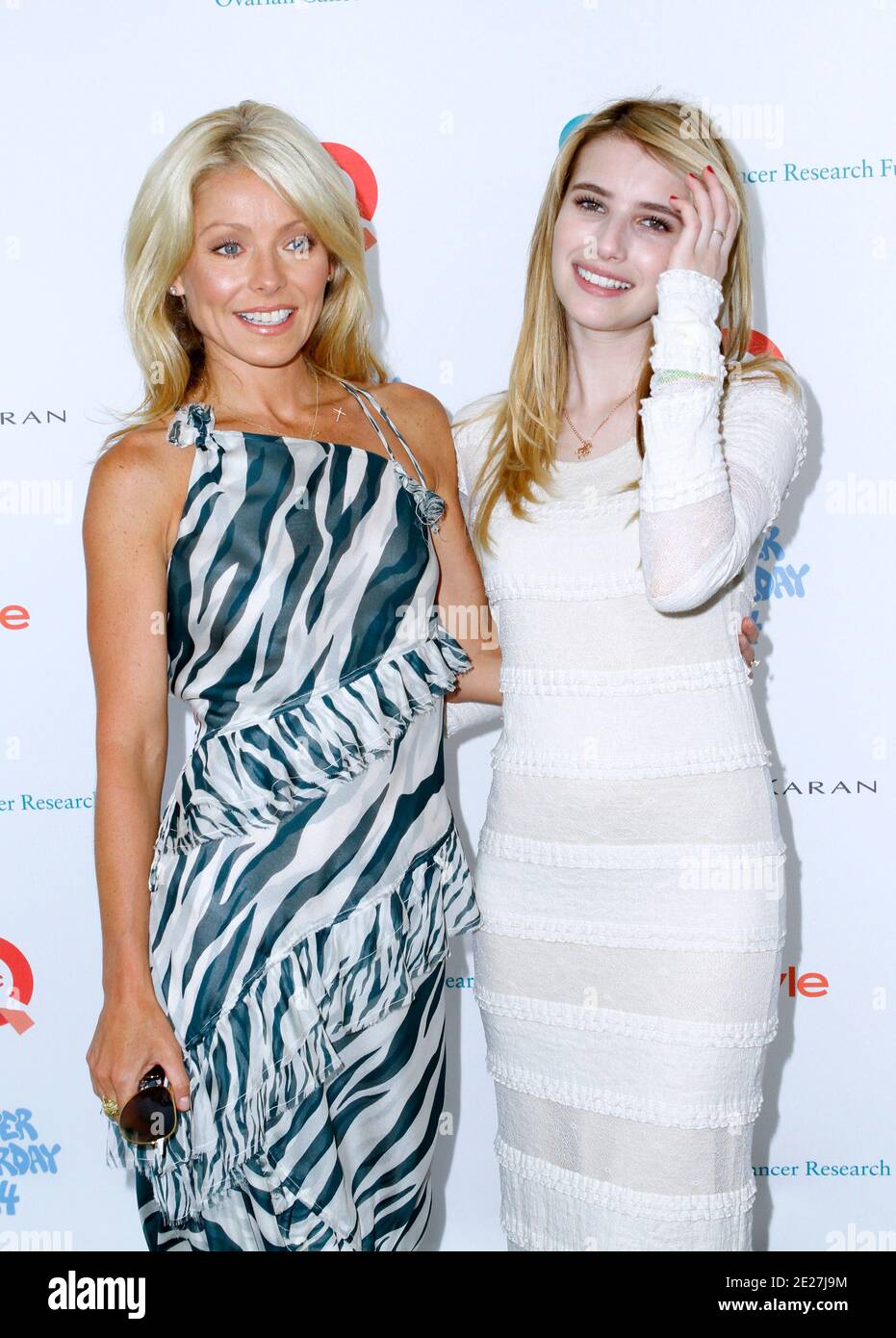 Kelly Ripa 2011 Kelly ripa and emma roberts hi-res stock photography and images - Alamy