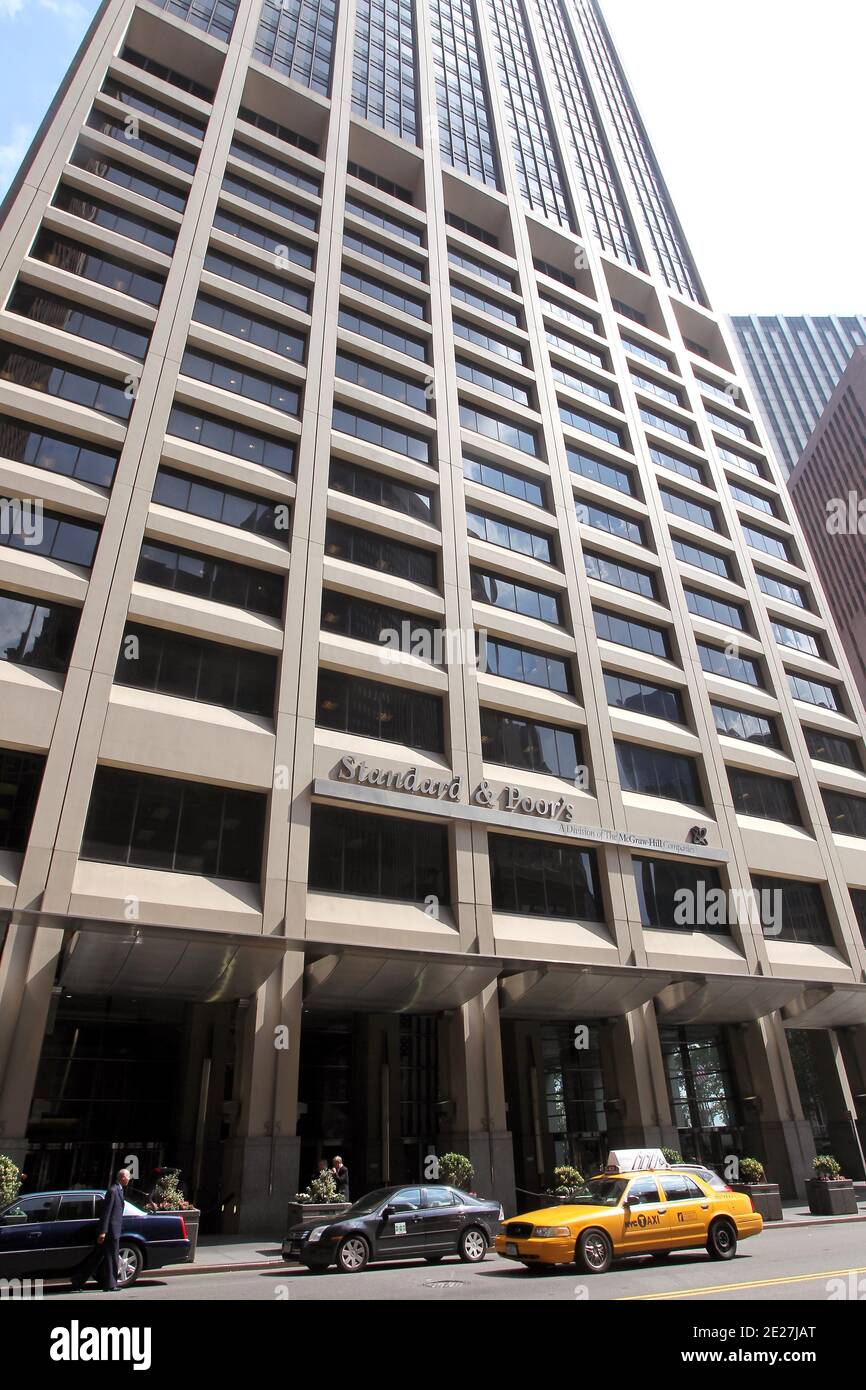 Standard and poors building hires stock photography and images Alamy