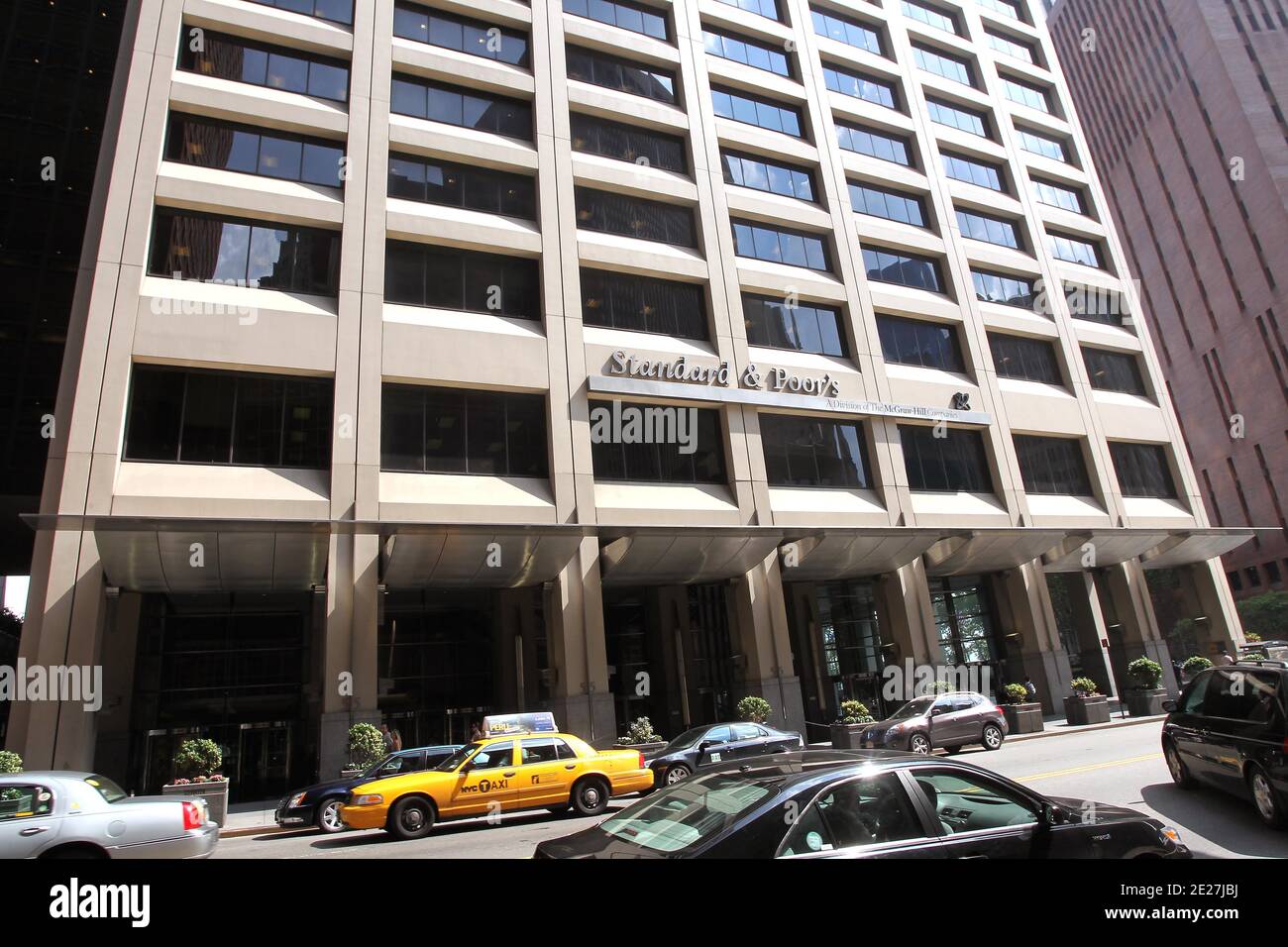 Standard and poors building hires stock photography and images Alamy
