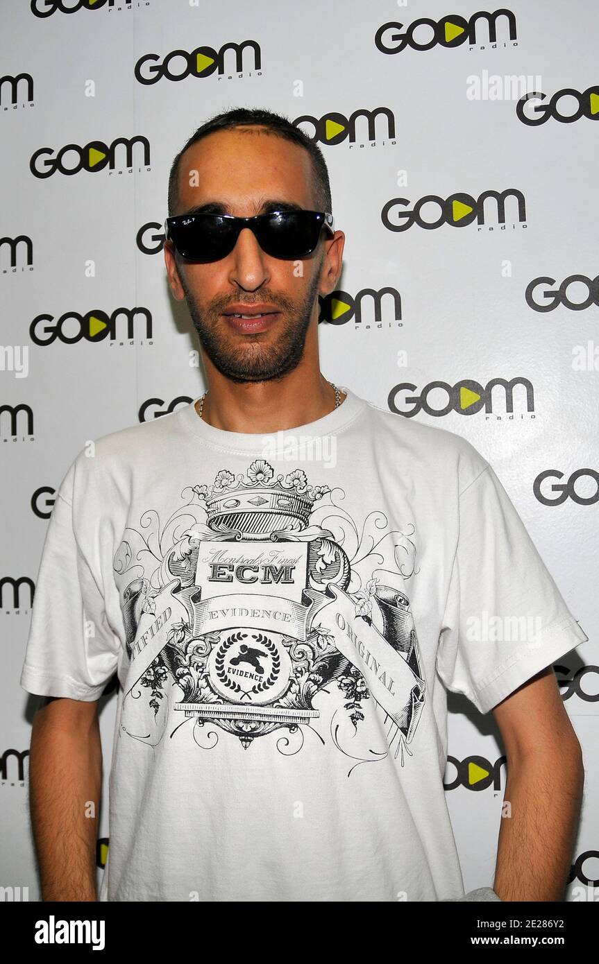 French rap singer Sniper during a appearance at the '50 Hours Of Rap' in  Sevres, near Paris, France on September 2, 2011. Photo by Thierry  Plessis/ABACAPRESS.COM Stock Photo - Alamy