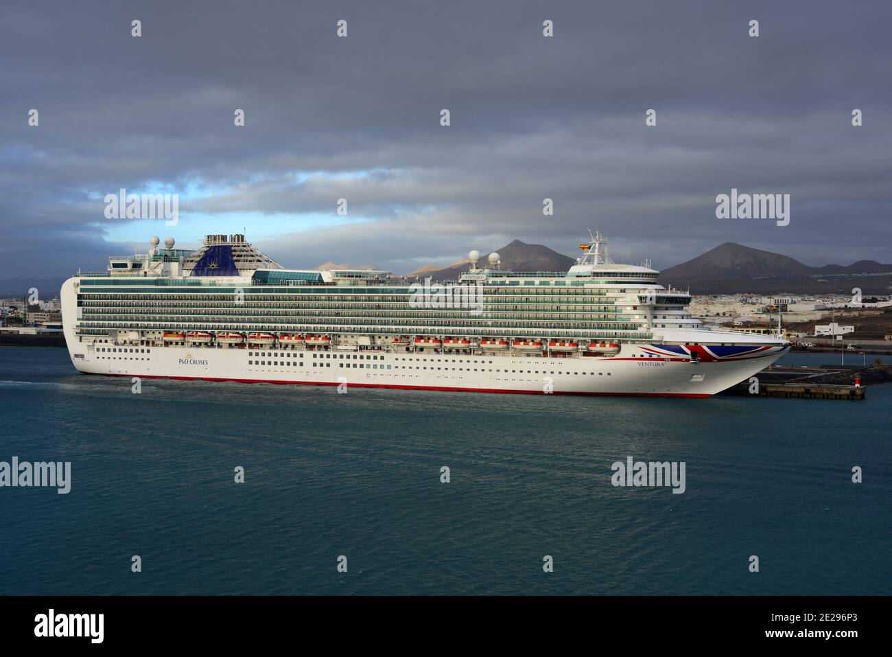 P And O Cruise Line High Resolution Stock Photography And Images Alamy