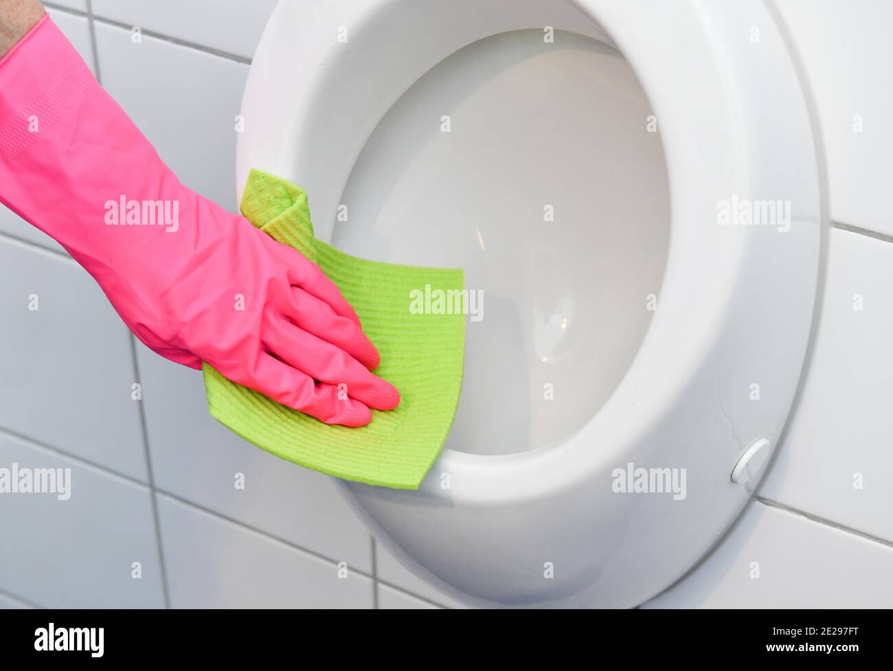 Reinigung, Badezimmer, Urinal Stock Photo