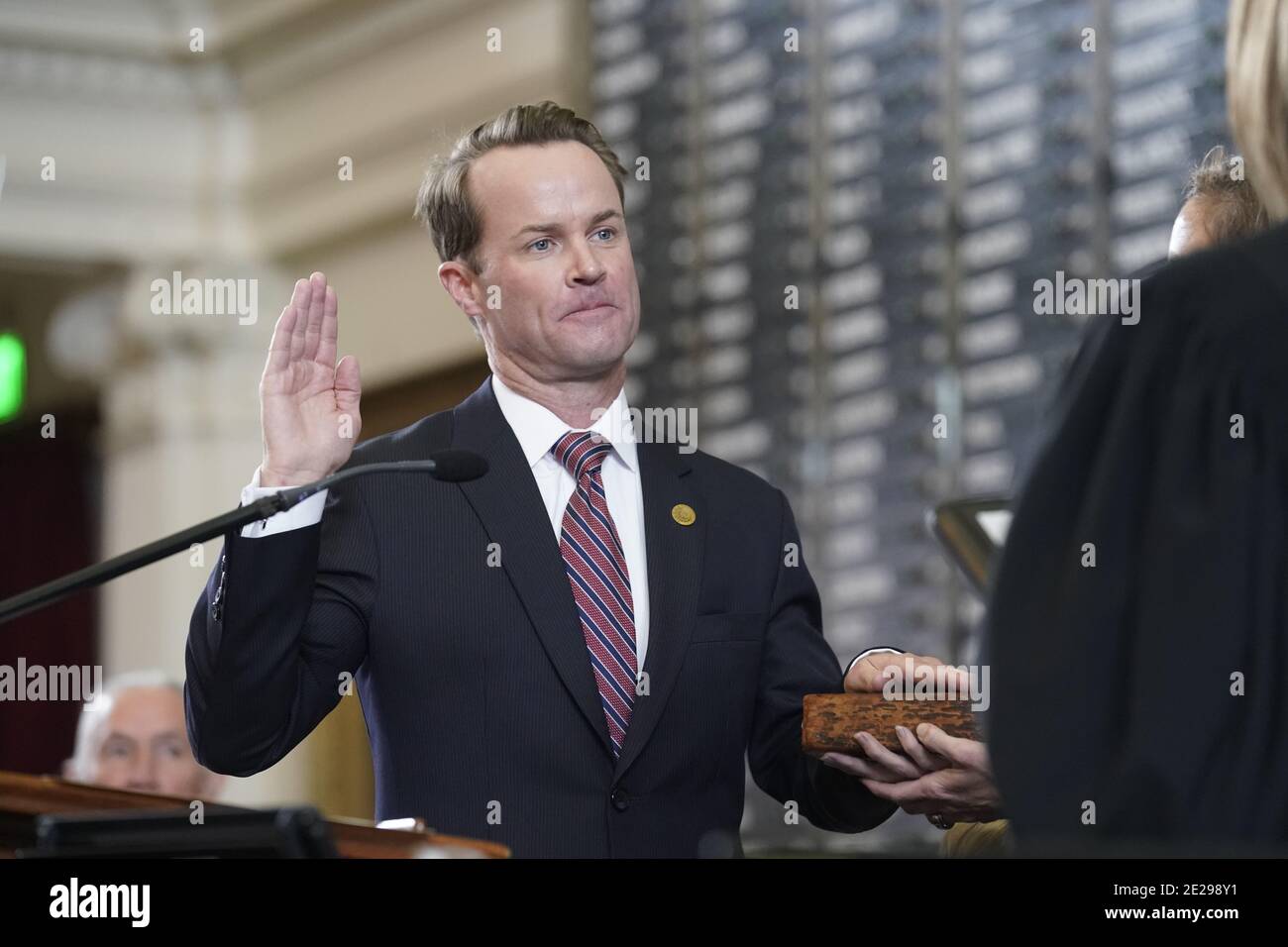 Austin, Texas January 12, 2021: State Rep. DADE PHELAN (R-Beaumont) is sworn in as Speaker of the Texas House during the opening of the 87th Session of the Texas Legislature. Lawmakers are facing a huge deficit due to the coronavirus pandemic. Credit: Bob Daemmrich/Alamy Live News Stock Photo