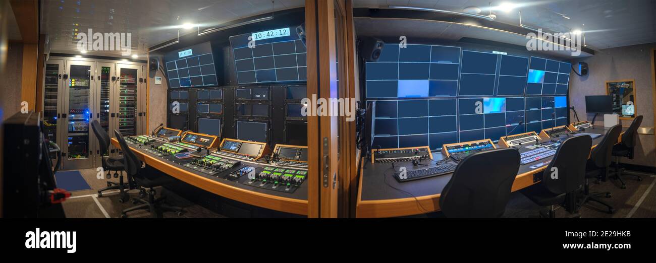 TV studio. Control area for director and technical team Stock Photo Alamy