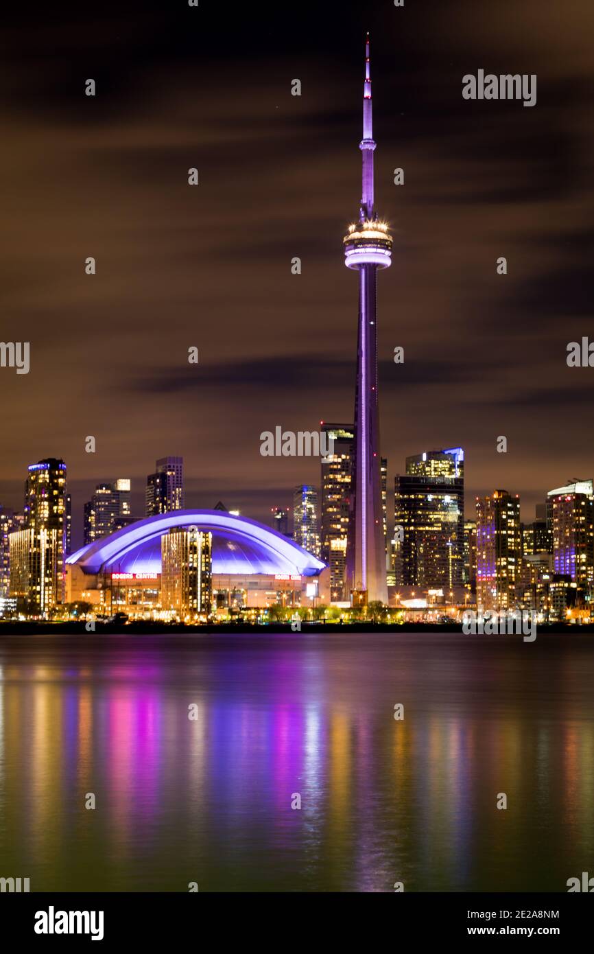A beautiful photograph of Toronto‘s skyline at night Stock Photo - Alamy