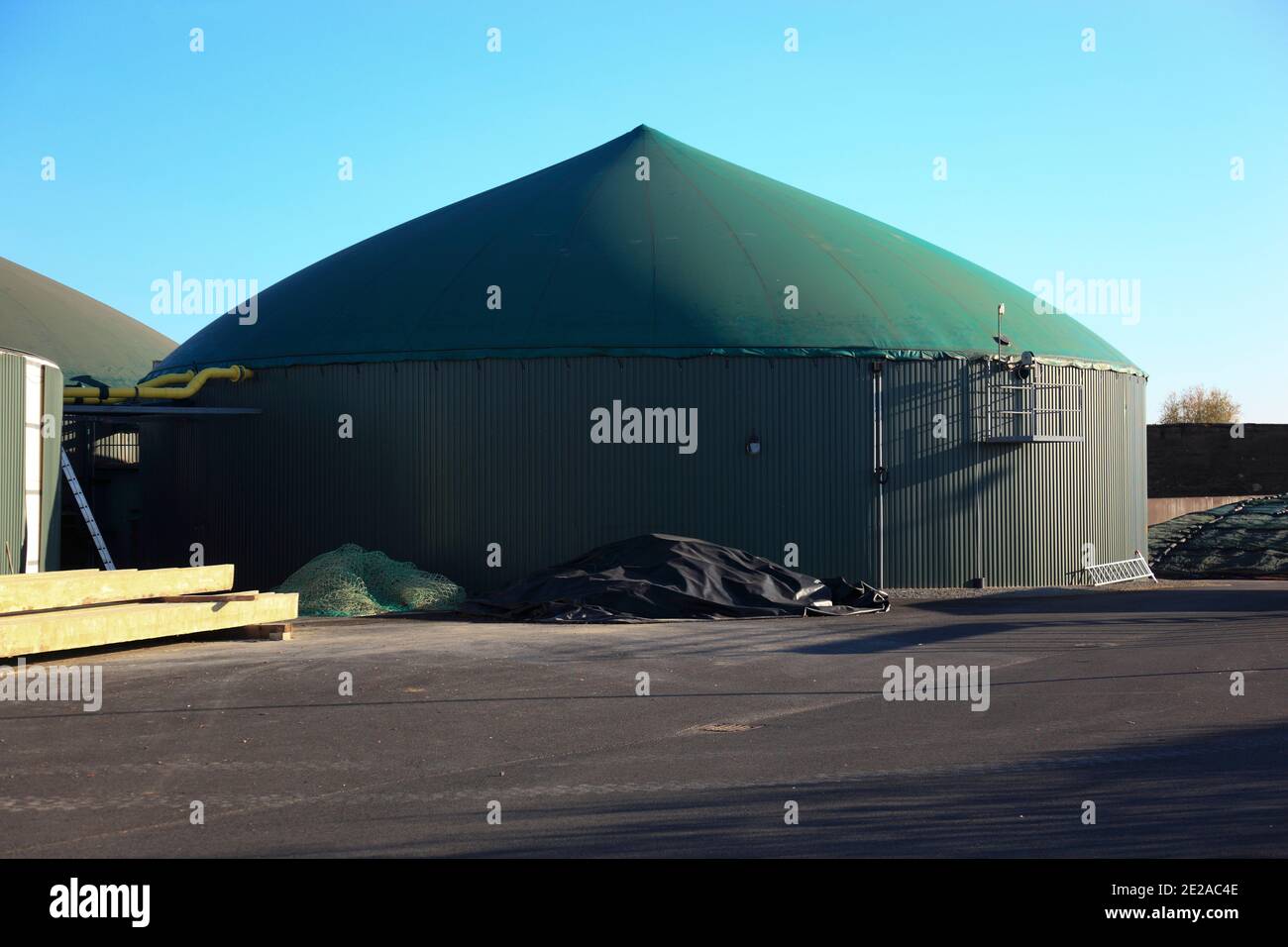 Biogas production in rural Germany  /  Biogasanlage, Erzeugung von Biogas durch Vergärung von Biomasse, Deutschland Stock Photo