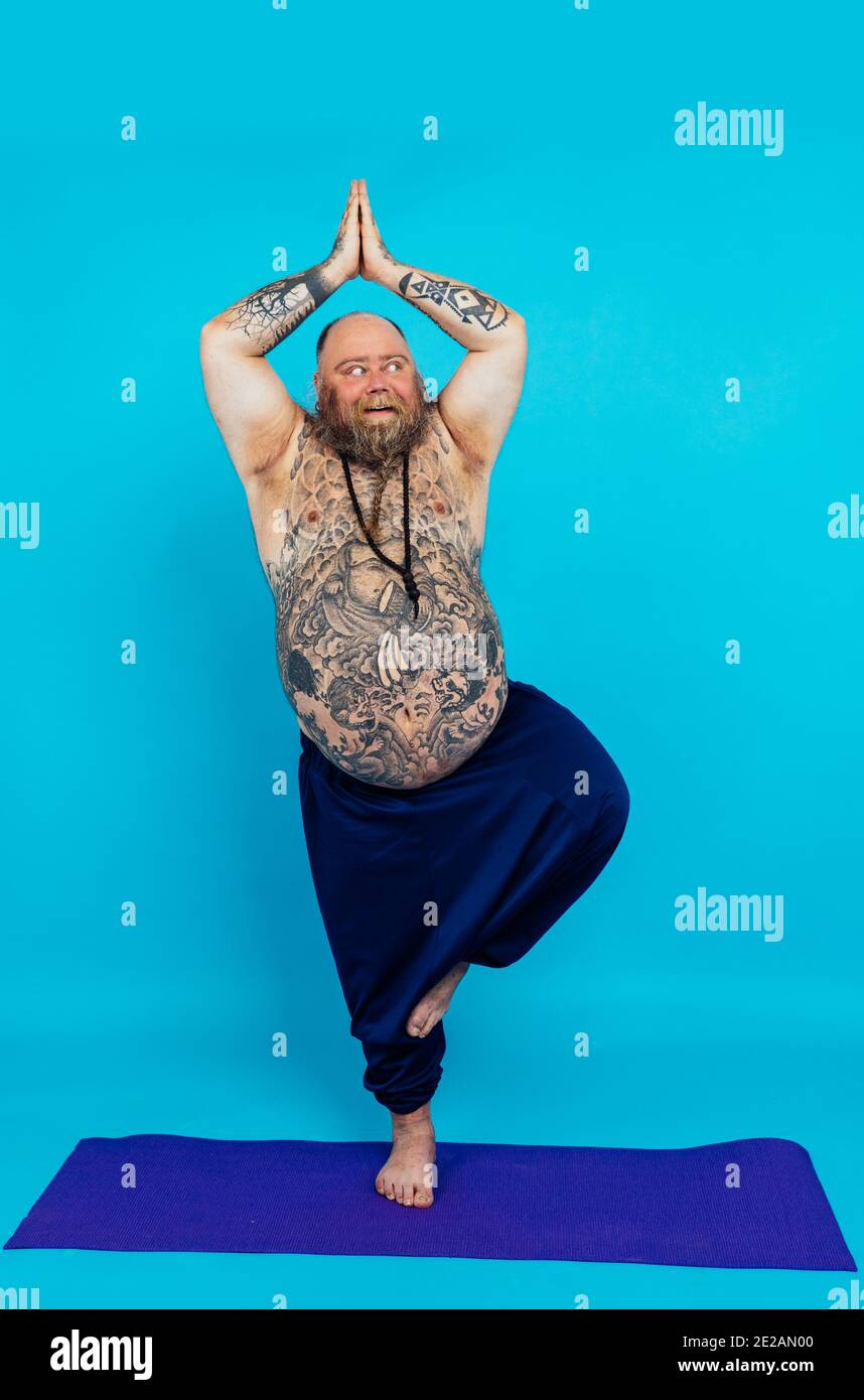 Funny yoga hi-res stock photography and images - Alamy