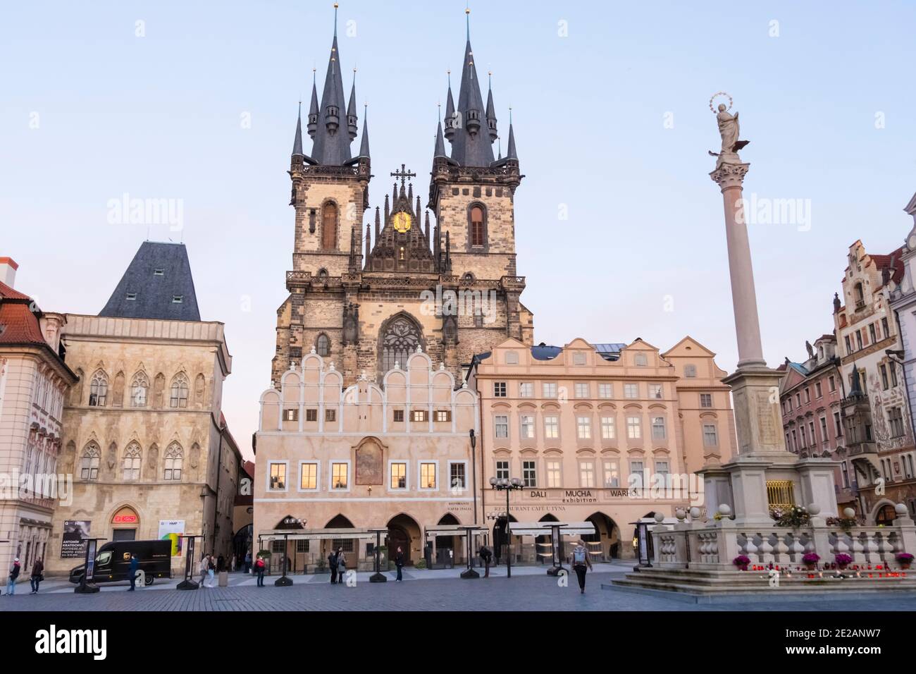 staromestske-namesti-old-town-square-prague-czech-republic-stock