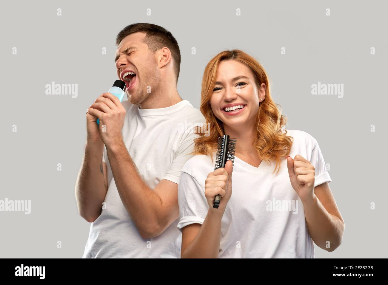 Singing hairbrush woman hi-res stock photography and images - Alamy