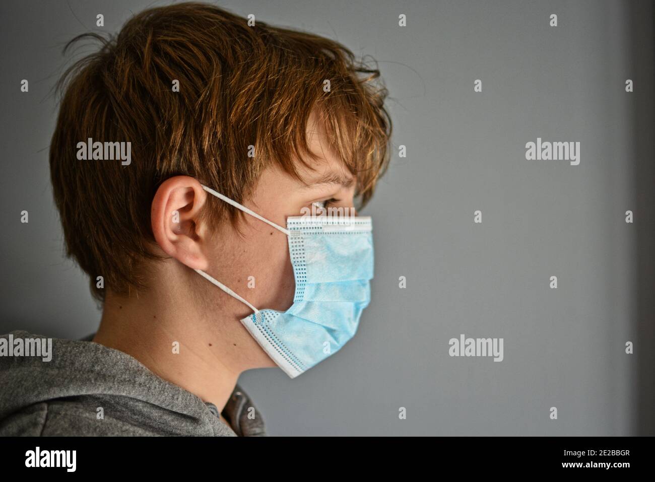 Teenage face mask school hi-res stock photography and images - Alamy