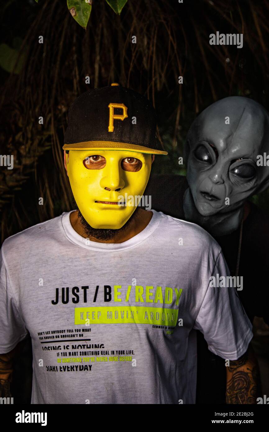 Black men wearing masks hi-res stock photography and images - Alamy