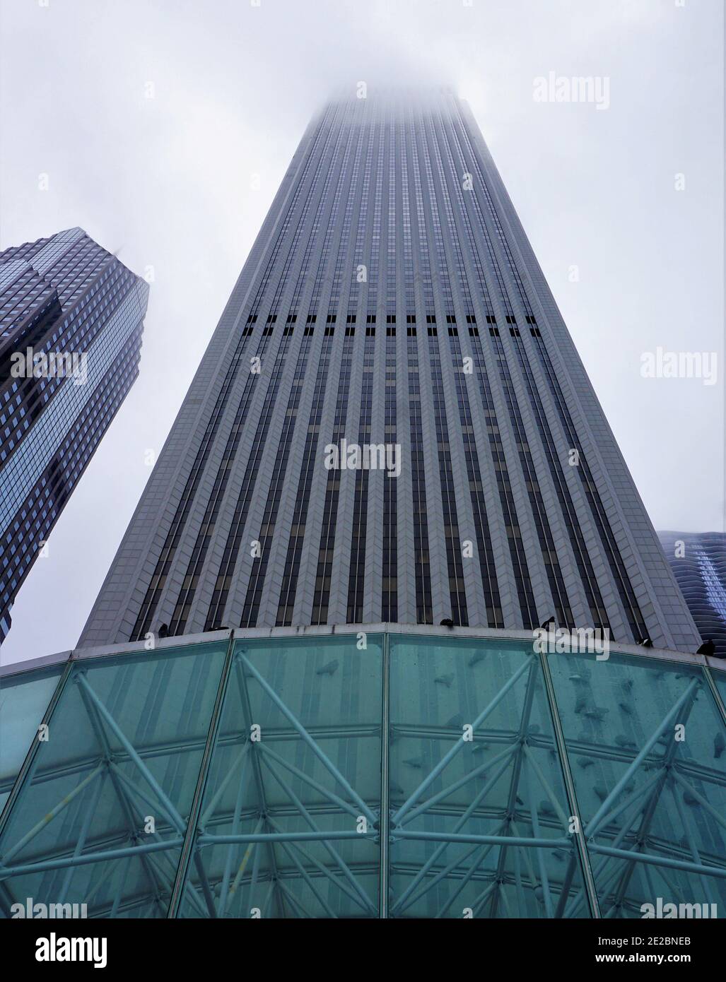 Up into the clouds- AON Center, Chicago, Illinois 2019 Stock Photo