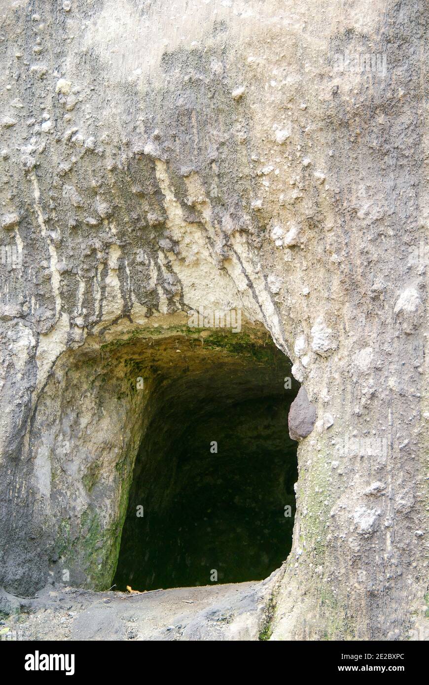 Wwii japanese tunnel hires stock photography and images Alamy