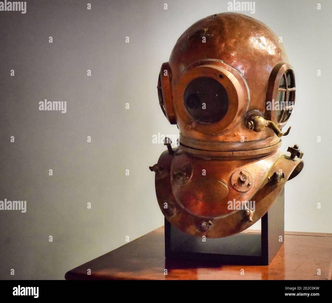 Heavy diving suit hires stock photography and images Alamy
